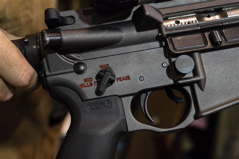 what is a selector switch on a gun