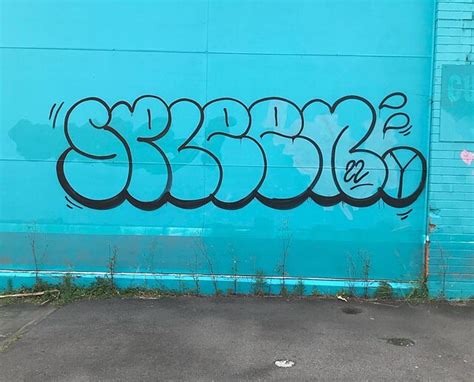 what is a throw up in graffiti