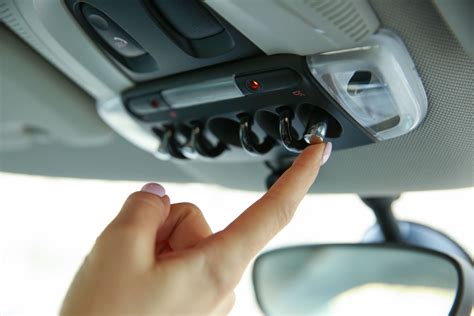 what is a toggle switch on a car