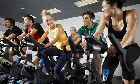 what is a typical spin class like