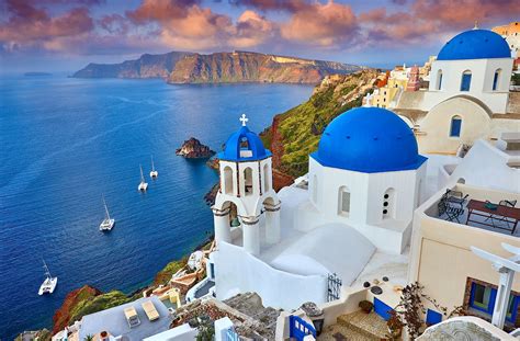 what is santorini like in may