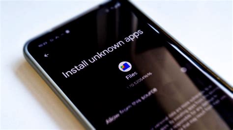 what is sideloading ios