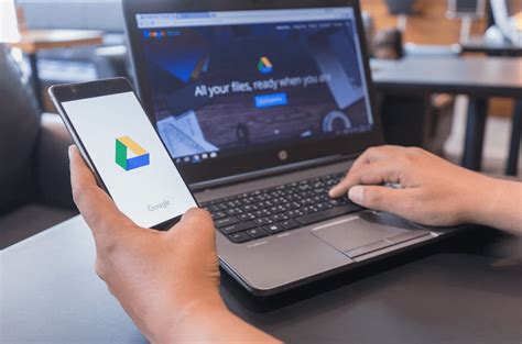 what is the advantage of using google docs over traditional word processors