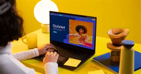 what is the main role of system software quizlet