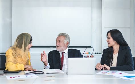 what is the purpose of a dissertation committee