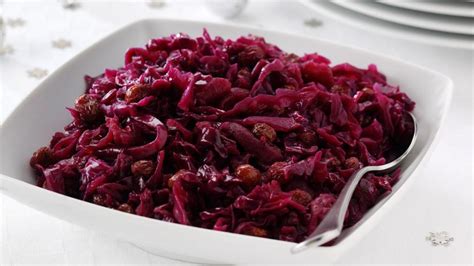 what to serve with braised red cabbage vegetarian