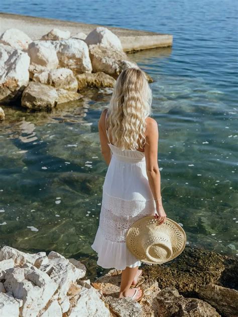 what to wear in corfu in october