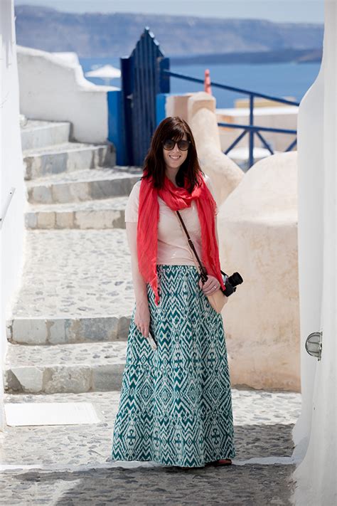 what to wear in santorini in april
