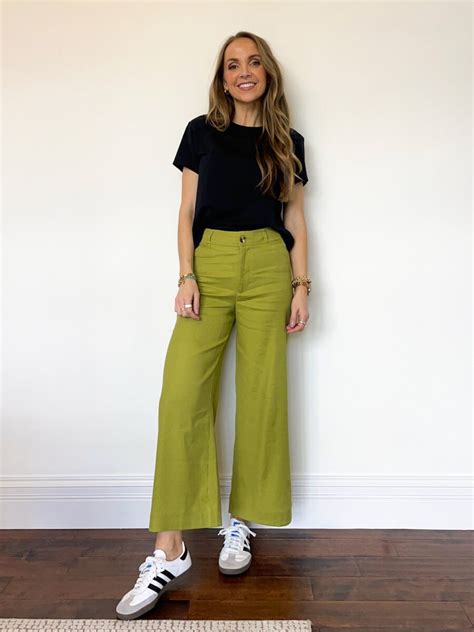 what to wear with chartreuse pants