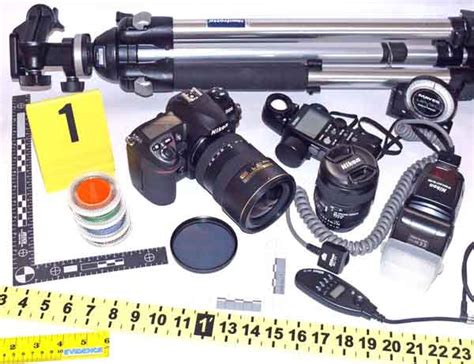 what type of camera do forensic photographers use