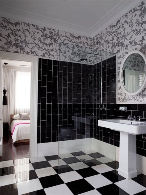 what wall color goes with black and white tile