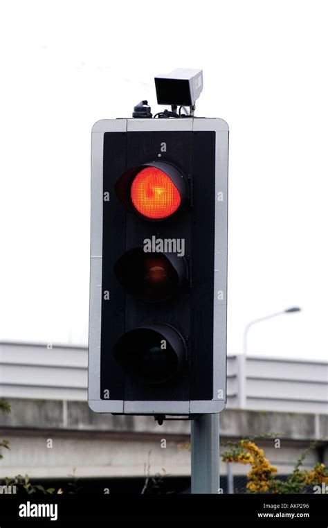 where is the sensor on a traffic light