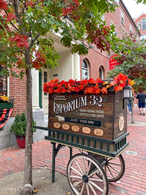 where to go in salem ma in october