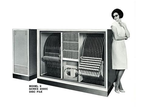 which device is used to store data in first generation computer