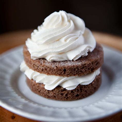 whipping cream cake filling