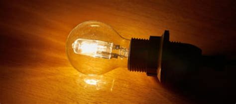 why does a light bulb blink on and off