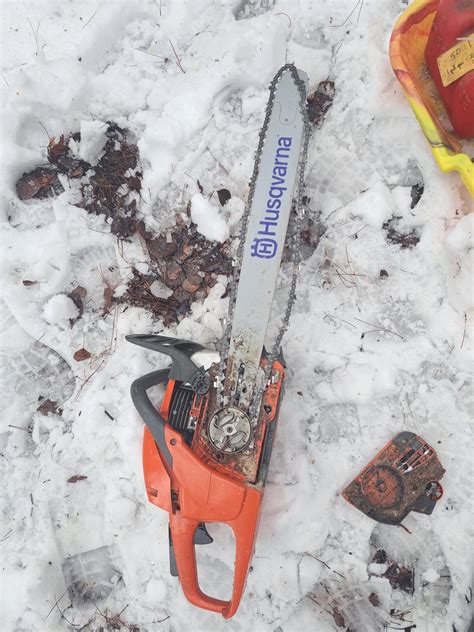 why does my chainsaw keep getting loose