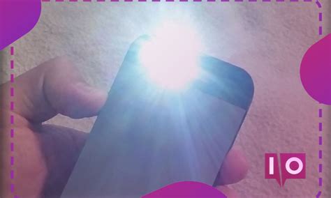 why does my flashlight turn on by itself iphone