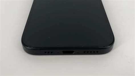 why does only one speaker work on my iphone 11
