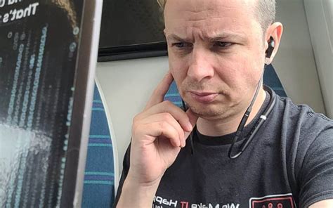 why is mobile data so bad in the uk