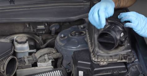 will a dirty maf sensor cause a check engine light to come on